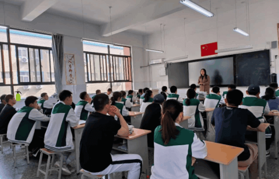 郑州智考教育校区教室图片